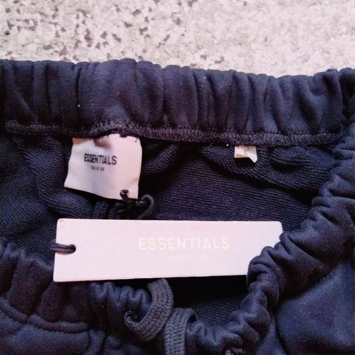Pantaloni scurți Essentials (L) | Livrare cu verificare