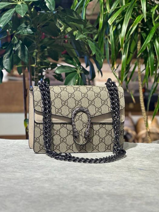 Geanta Gucci Noua !!! Dimensiuni 21/15 !!!
