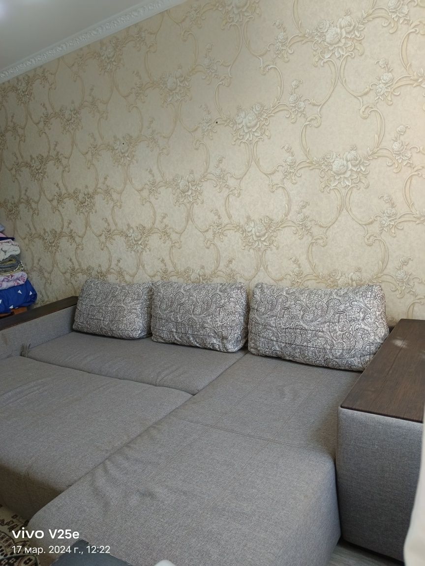 Продам диван, мебель для гостиной или спальни, почти новый, цвет:серый