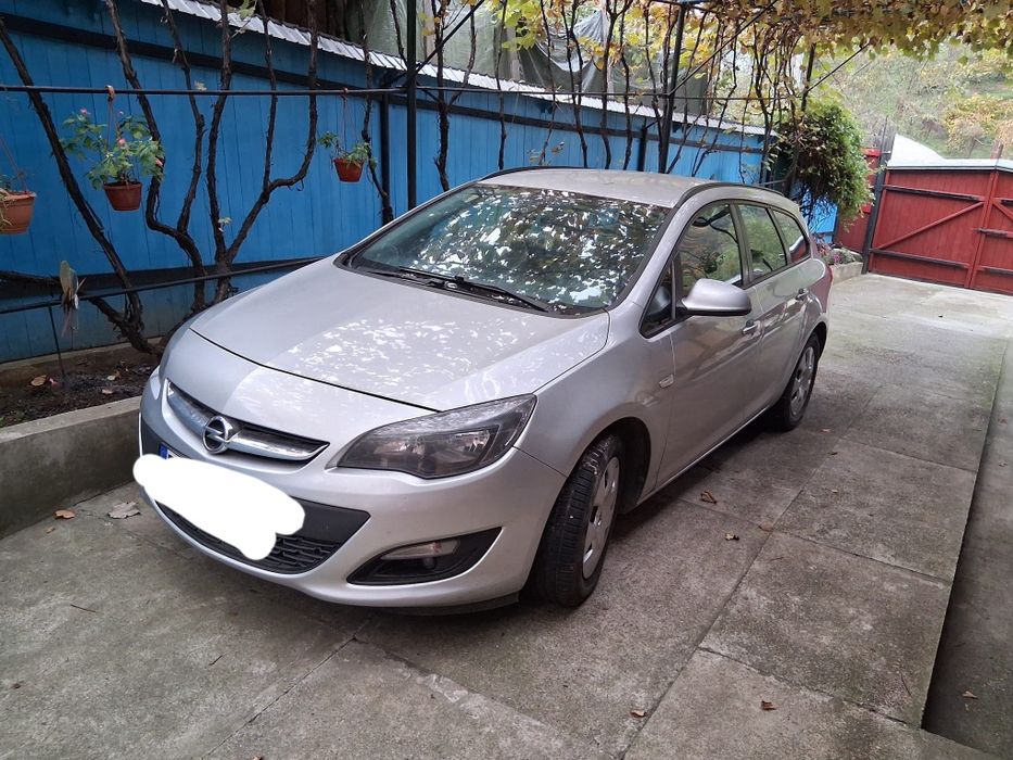 Vând OPEL ASTRA SPORTS TOURES  an de fabricație 2014. 
272246 Km reali