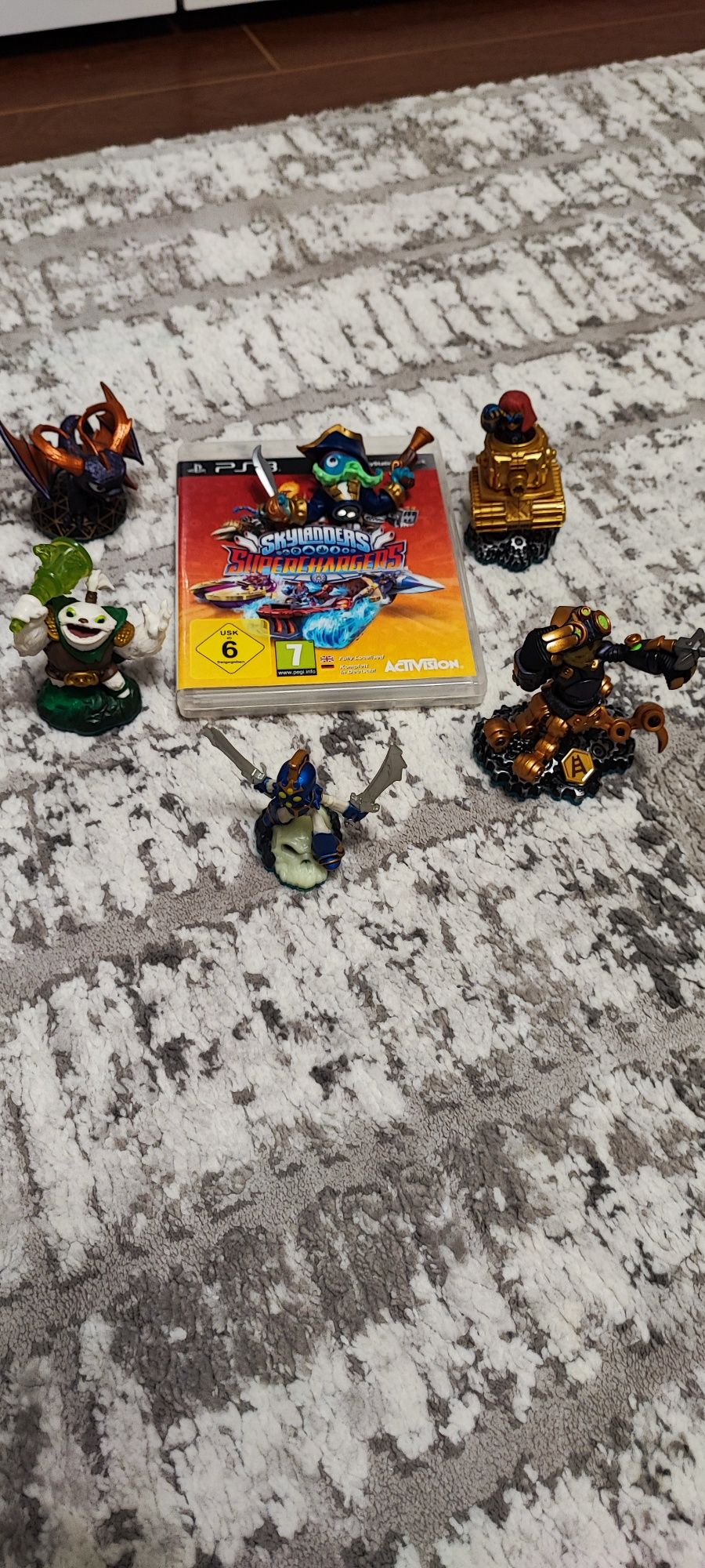 Pachet joc si figurine skylanders superchargersps3