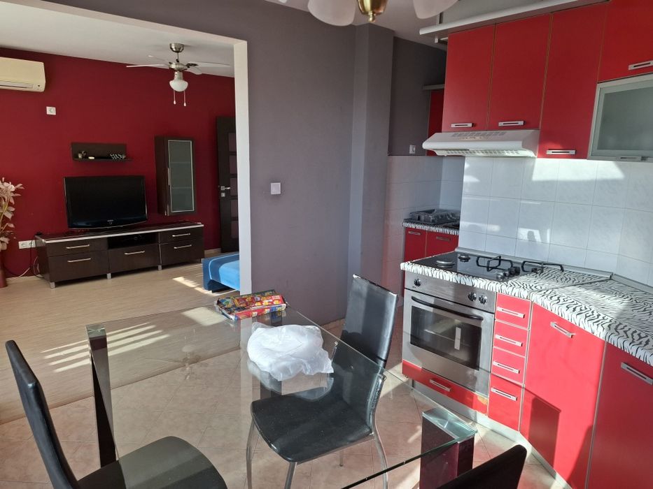 Разпродажба на лични вещи и мебели