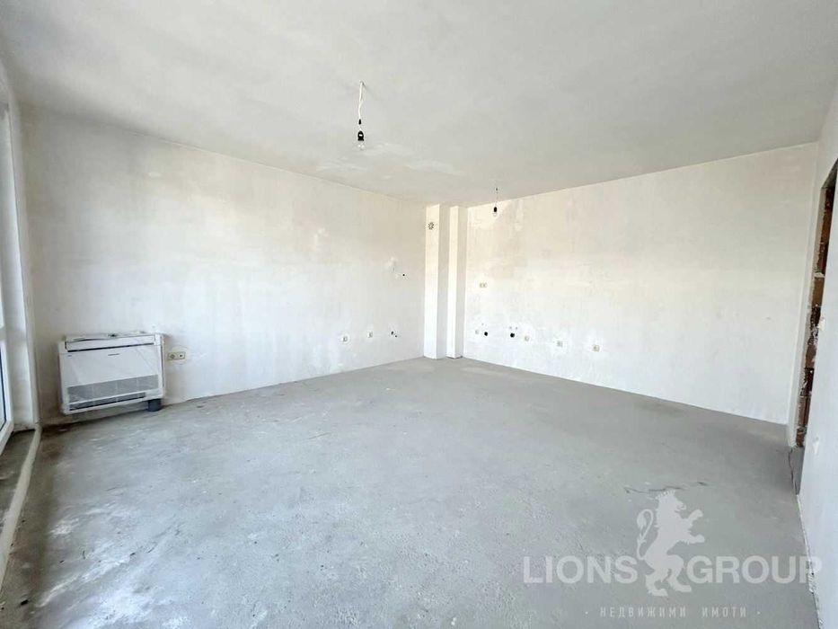 Продава се Тристаен апартамент в Варна, Левски - 83 кв.м за 2639 €/кв.м - Снимка #2