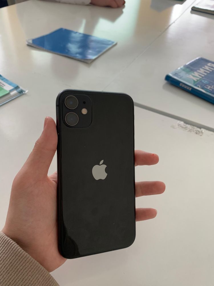 Продам iPhone 11,100% акб-обмен на модель выше с моей дп