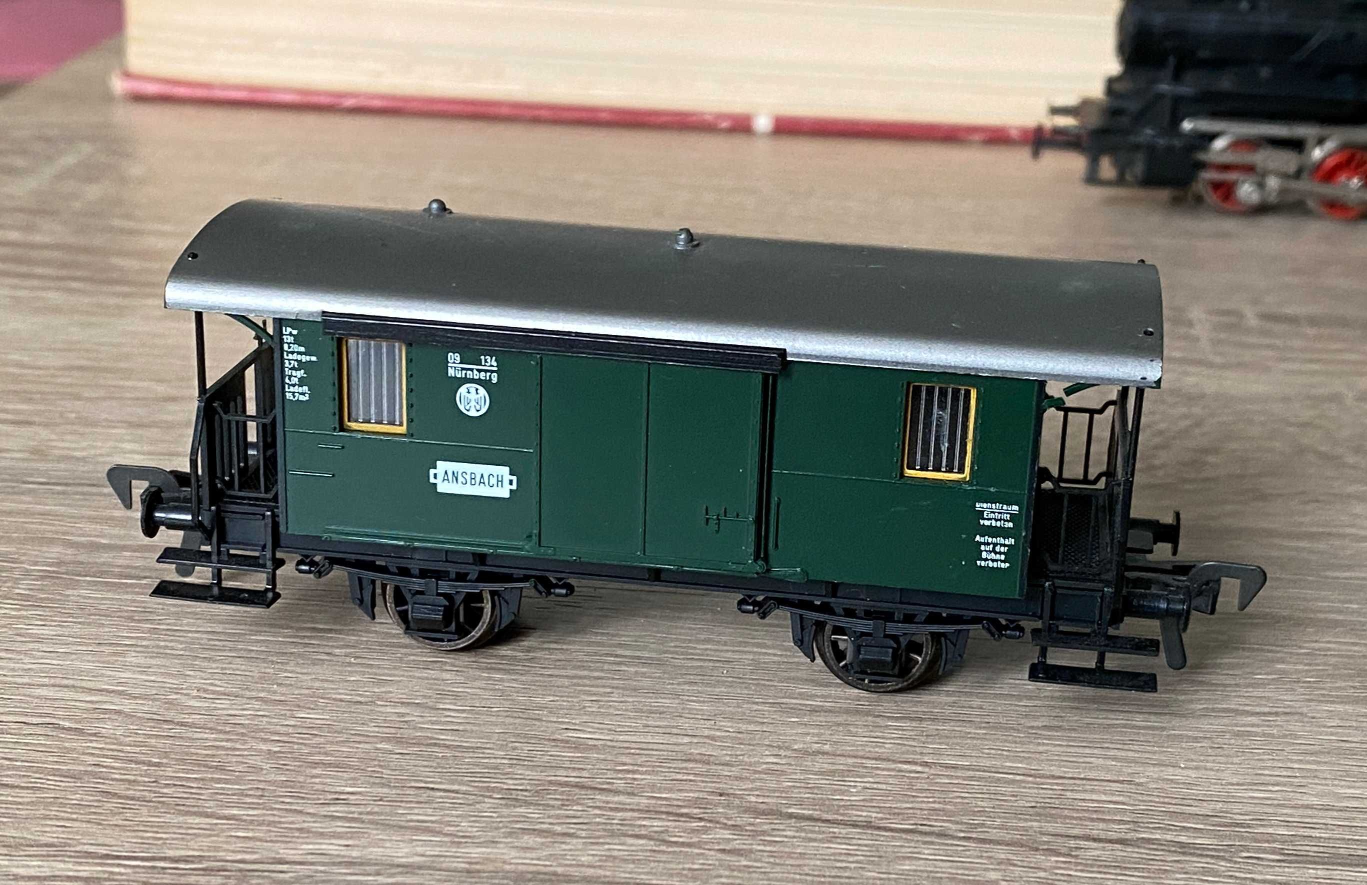 Vagon de bagaje feroviar local al DRG Fleischmann N 8055 ecartament H0