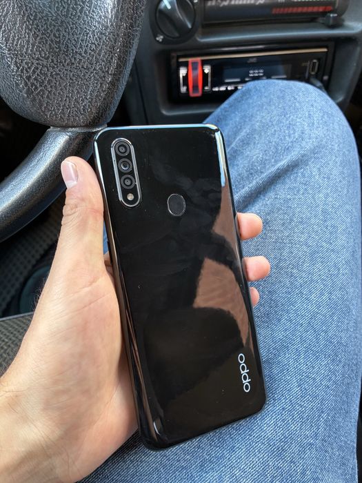 Продам оппо а 31 в хорошем состояние