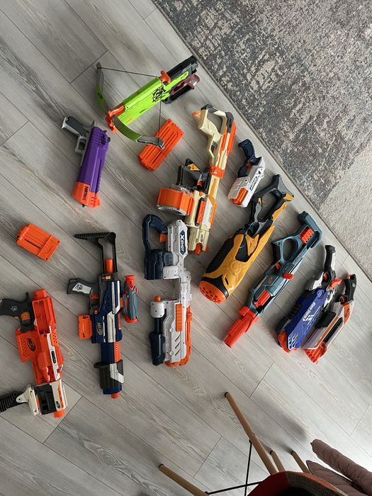 Set 11 pusti Nerf 300 lei