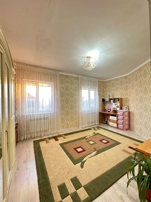 Дом мкр Көктем с времянкам