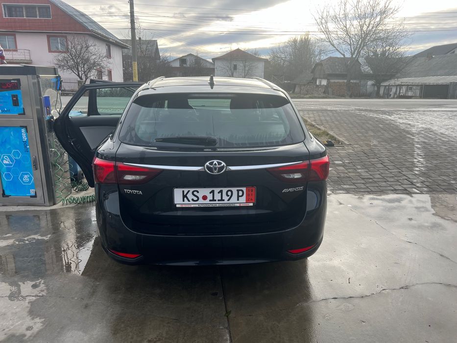 TOYOTA   Avensis