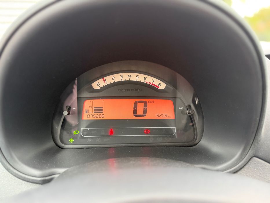 Citroen C3 • 75.000 km • 2008 • IDEALĂ pentru oraș