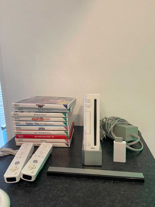 Nintendo Wii cu jocuri și accesorii