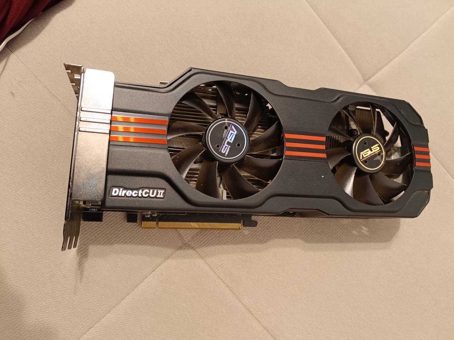 Placă Video AMD Radeon HD 6950 Asus