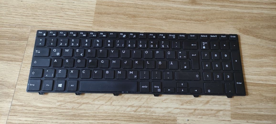 Tastatura Dell Vostro 15 3000 series - impecabila