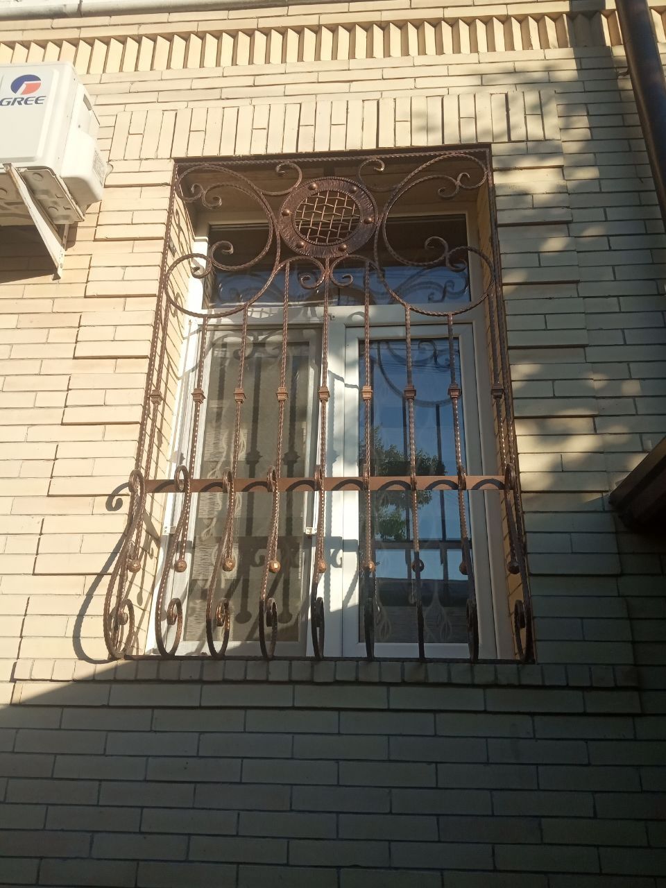 Metal yasalgan buyumlar naves darvoza