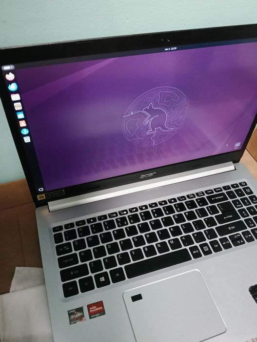 Vând f urgent laptop Acer