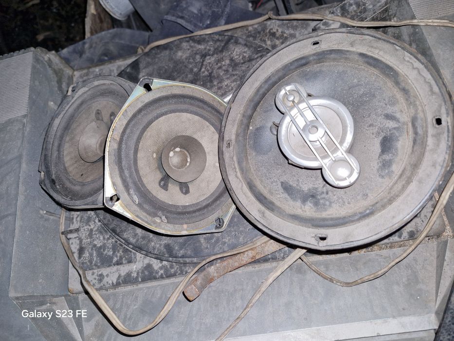 Продам динамики рабочий состояние 3шт