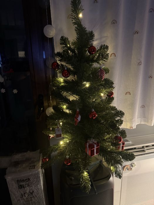 Коледна елха с лампички и играчки 90см