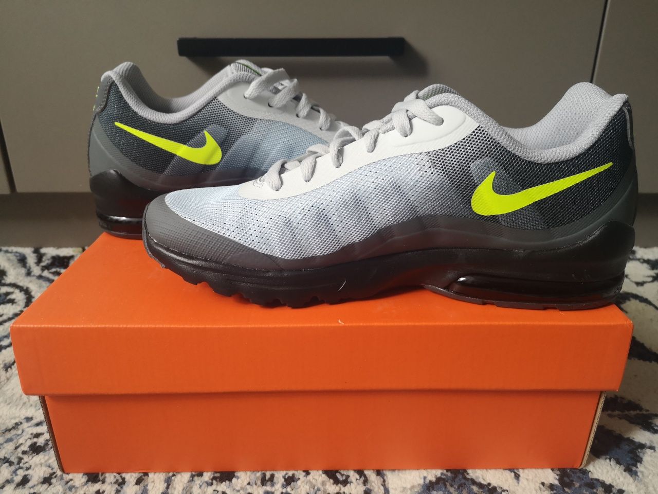 Маратонки Nike Air Max Invigor