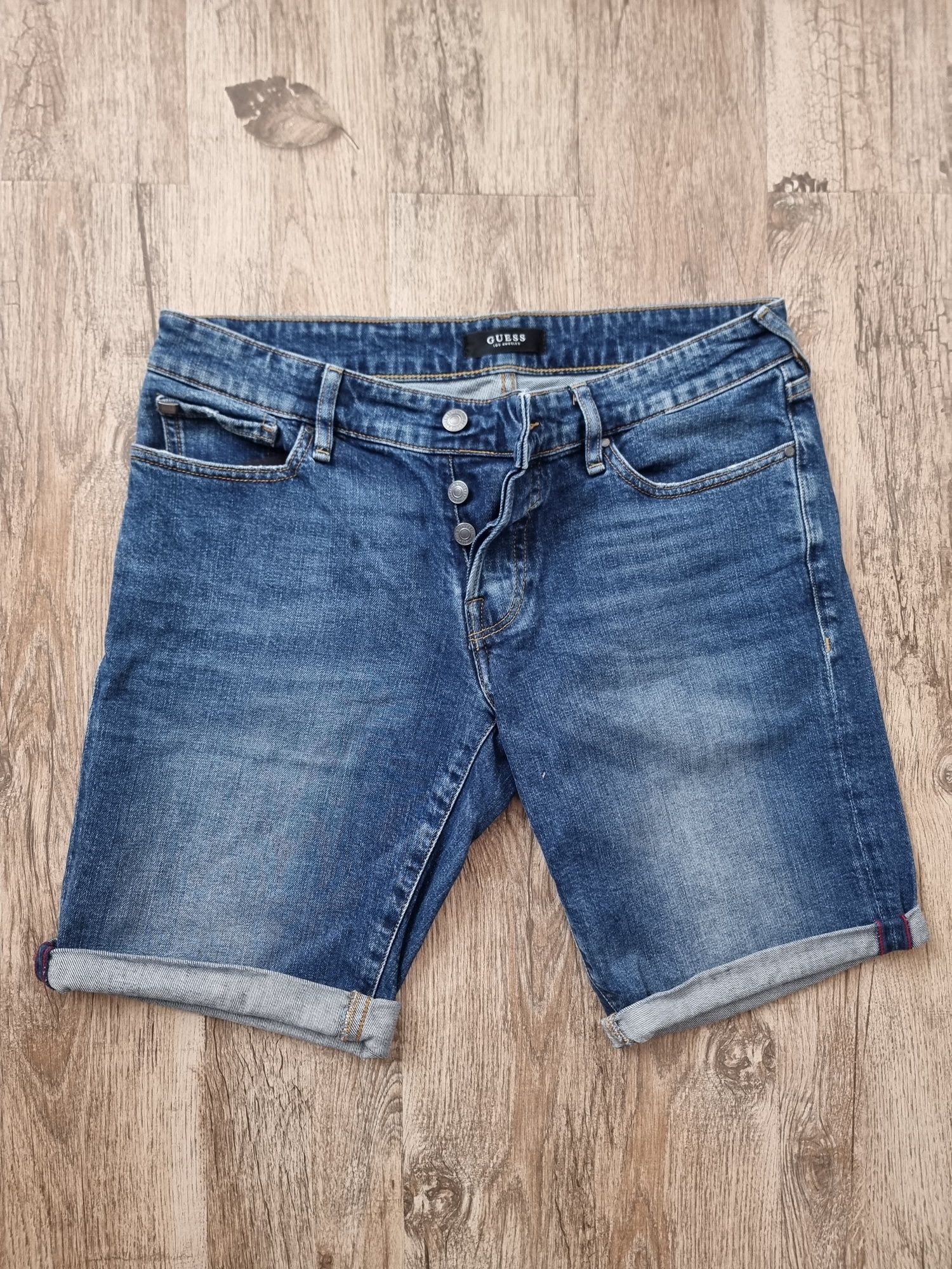 Blugi scurti guess