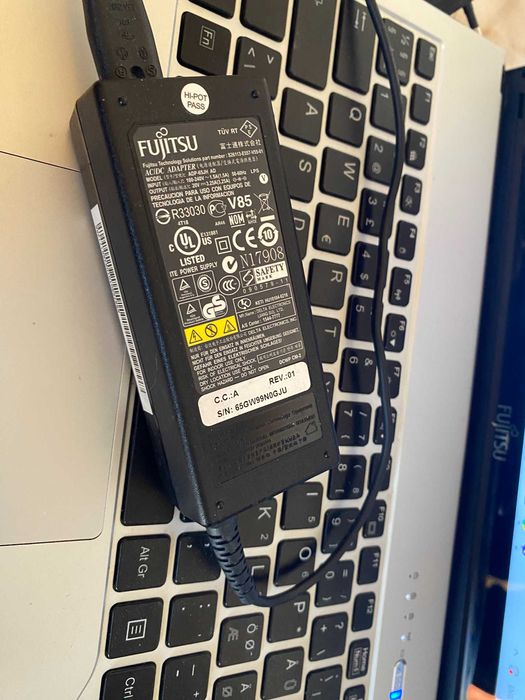 Лаптоп Fujitsu LIFEBOOK S935