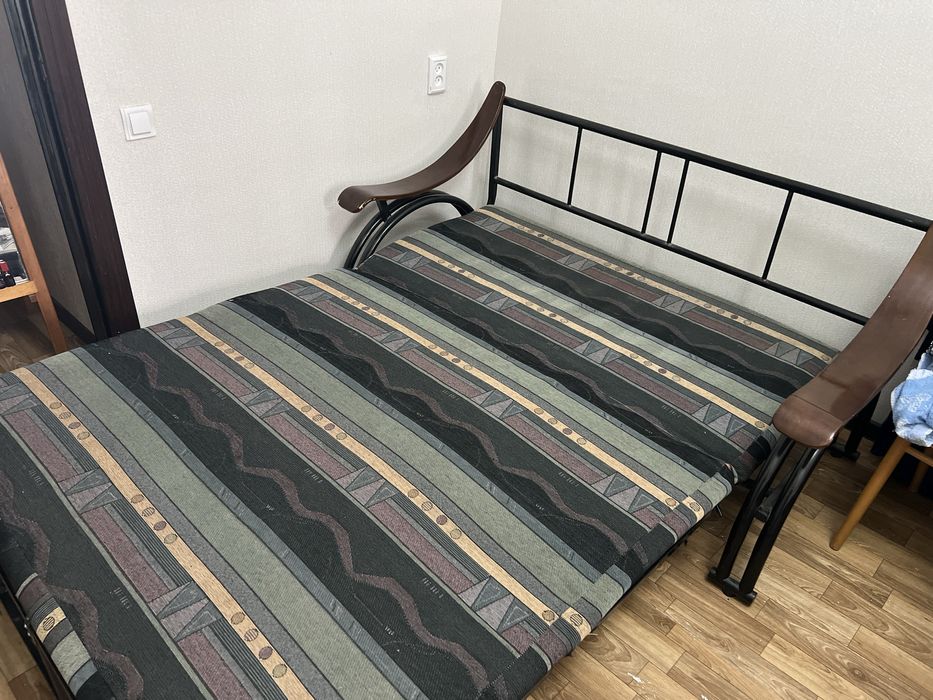 Диван раскладужка срочно продам