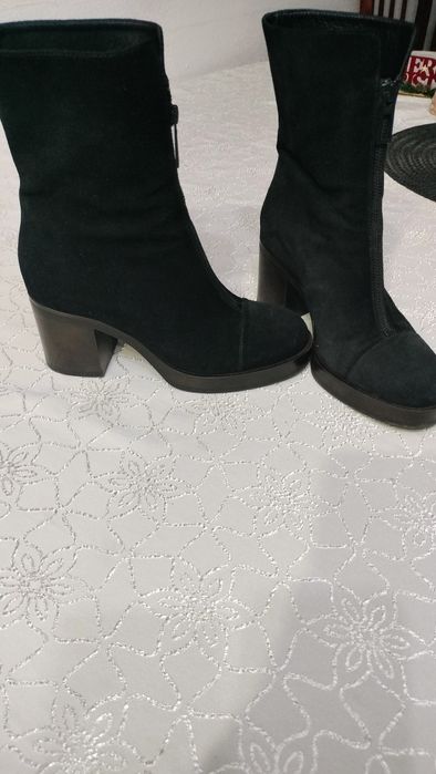 Ghete Mussete din piele naturala, mărimea 38, g