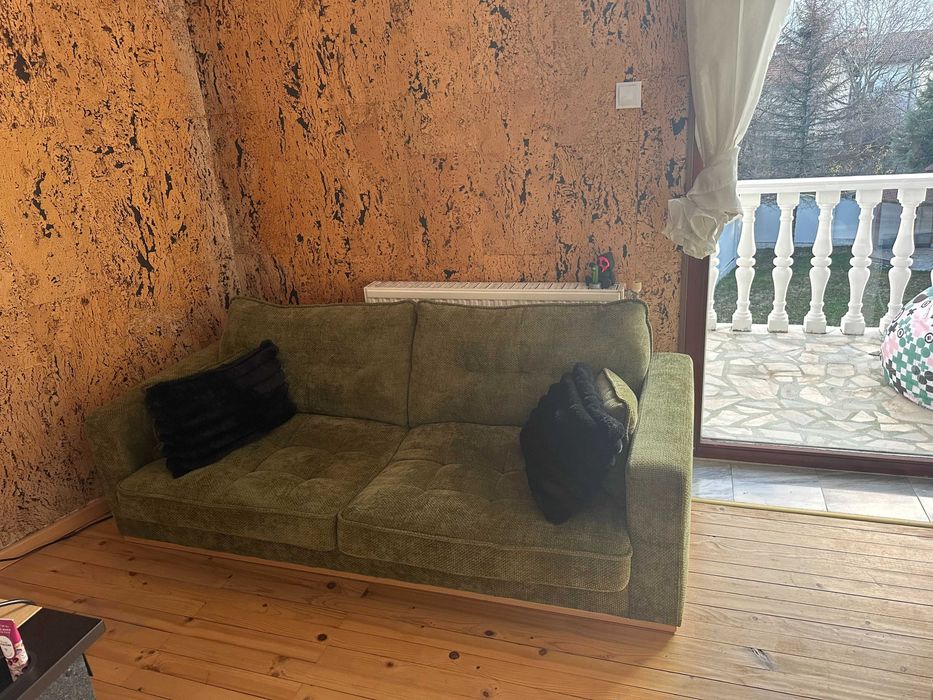 Продавам двоен диван без функция за разтягане