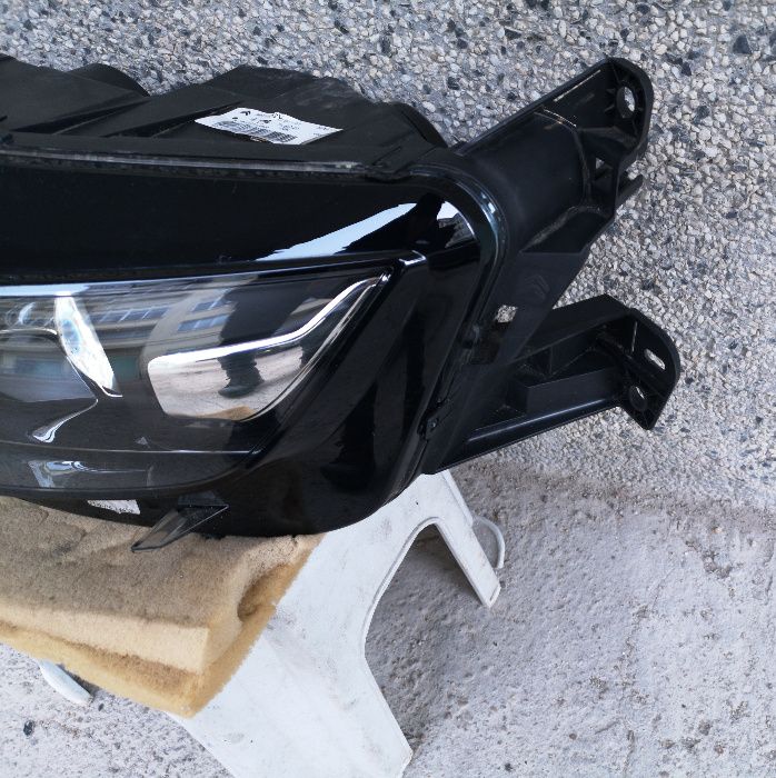 Оригинален фар Ситроен Citroen C4 Picasso Biksenon