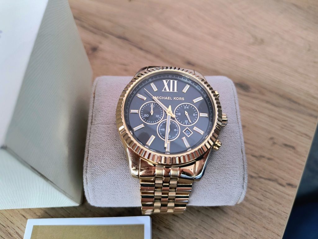 Часовник Michael Kors