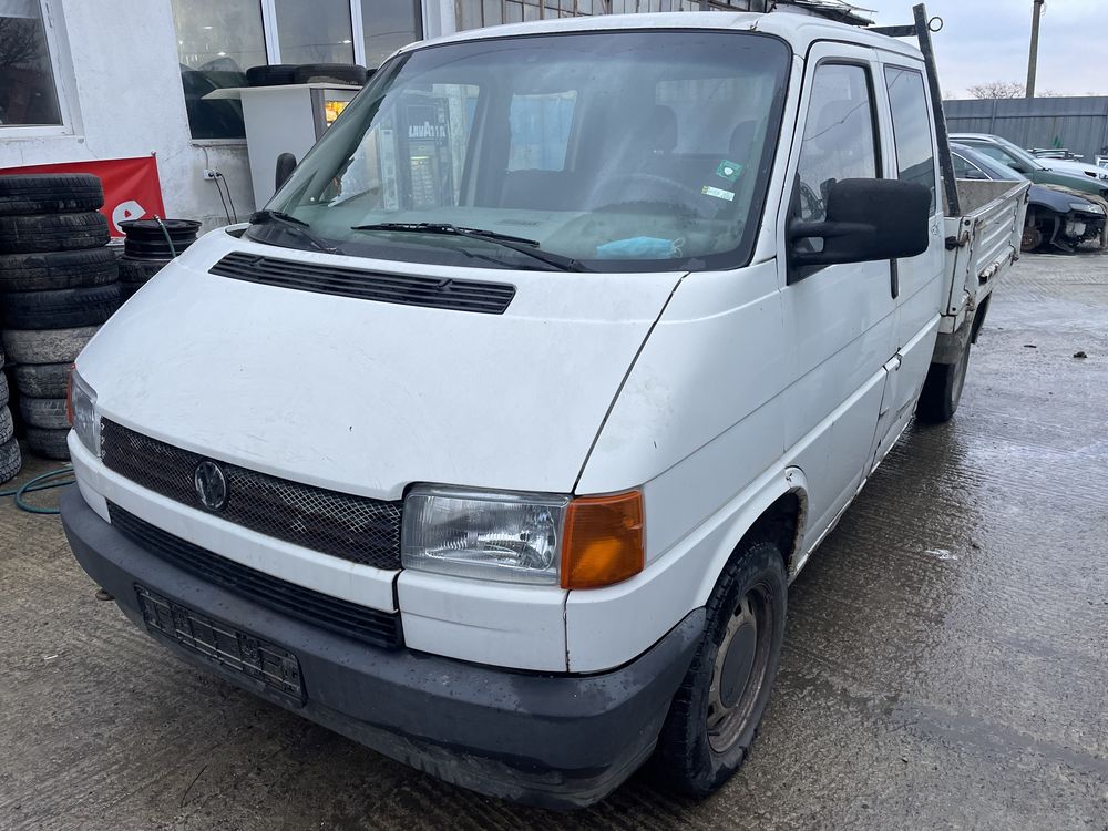 Vw Transporter 2.4d 75hp 1995 На Части