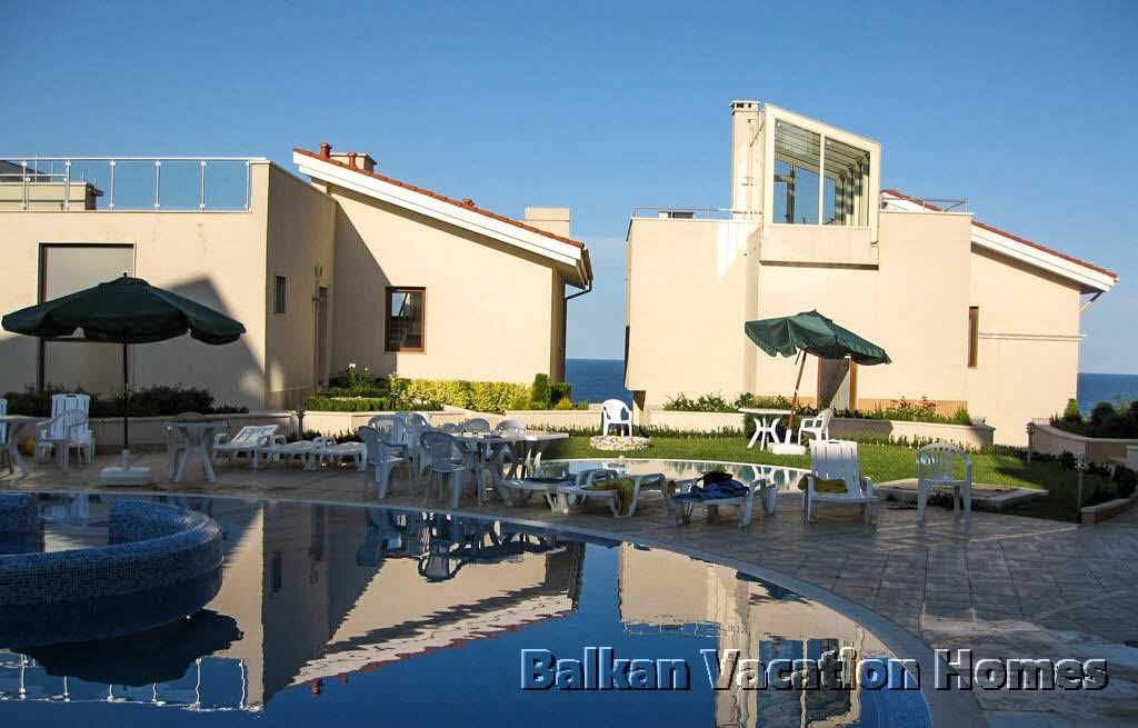 Продава се Къща в Бяла - 198 кв.м за 677 €/кв.м - Снимка #17