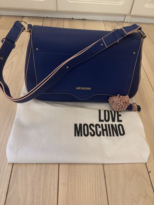 Geanta umar Love Moschino