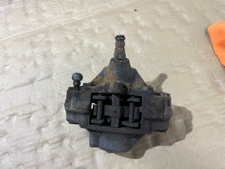 Задни спирачни апарати за Mercedes W202 W208 W210 (2.0 ,M111)