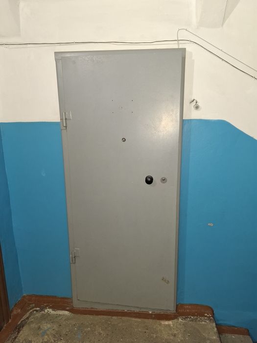 Продам двери б/у