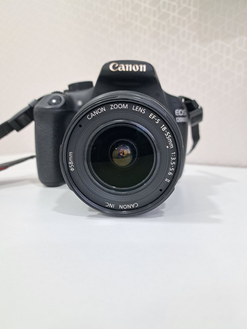 Професионален фотоапарат Canon 1200D