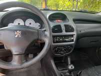 Peugeot 206...     ...