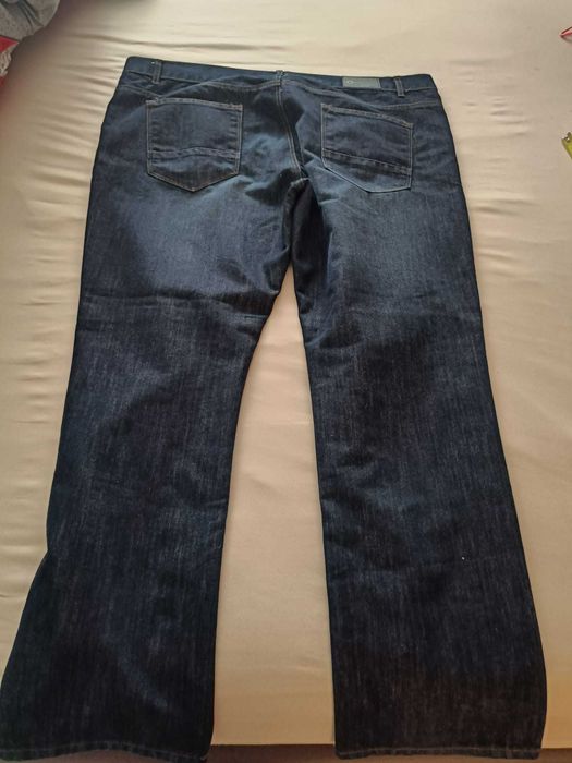 Blugi marime 44R