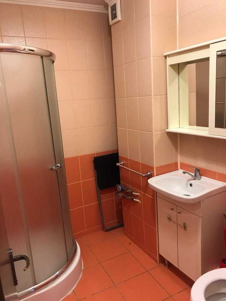 apartament 3 camere de inchiriat