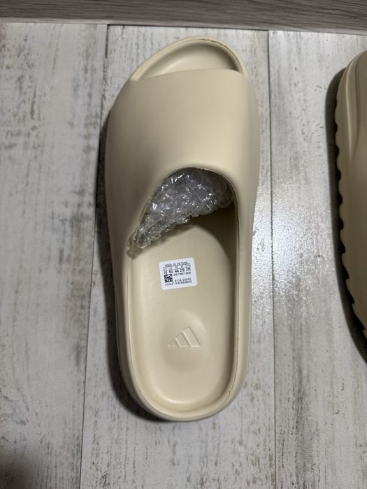 Yeezy slide bone