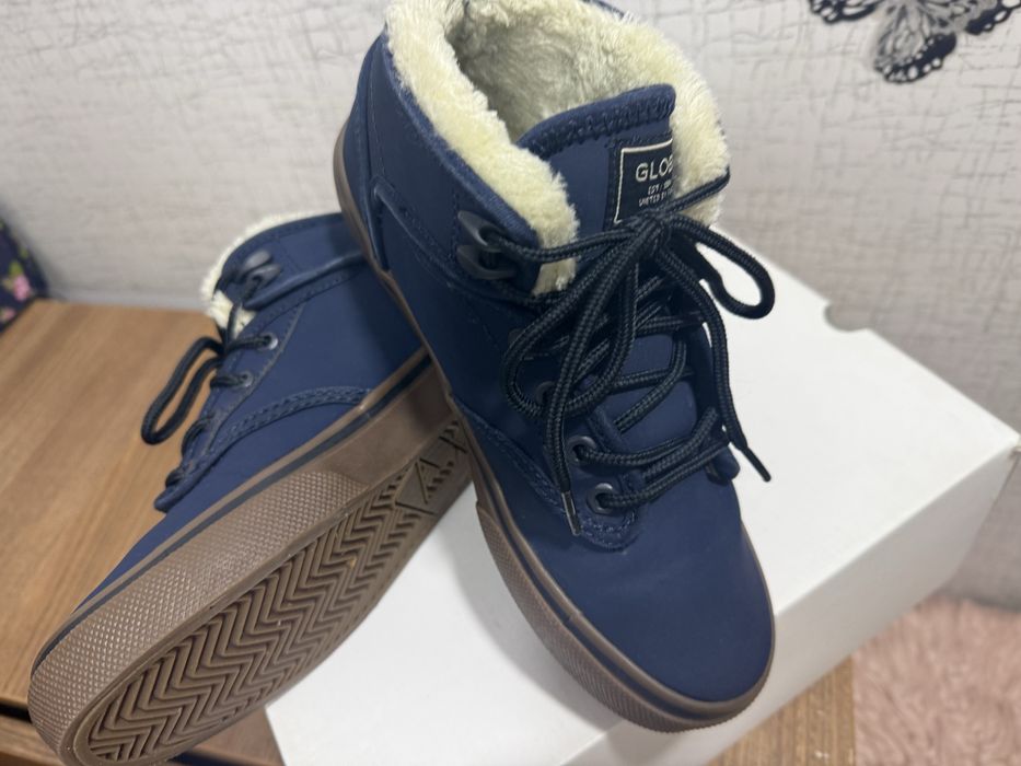 Ghete unisex bleumarin marimea 36 Globe