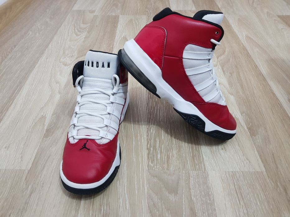 Adidasi Jordan mărimea 36 :nike salomon