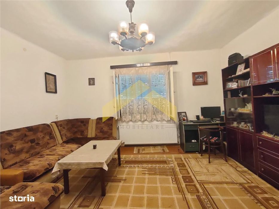 Casa de vanzare in zona Parneava