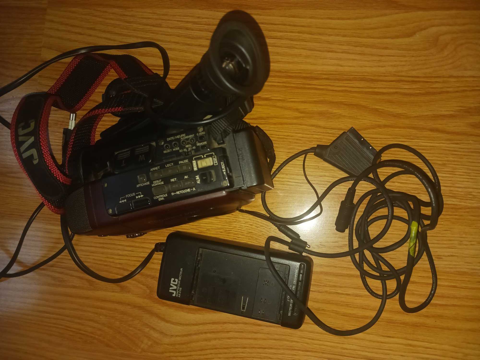 Ретро камера jvc ax62s