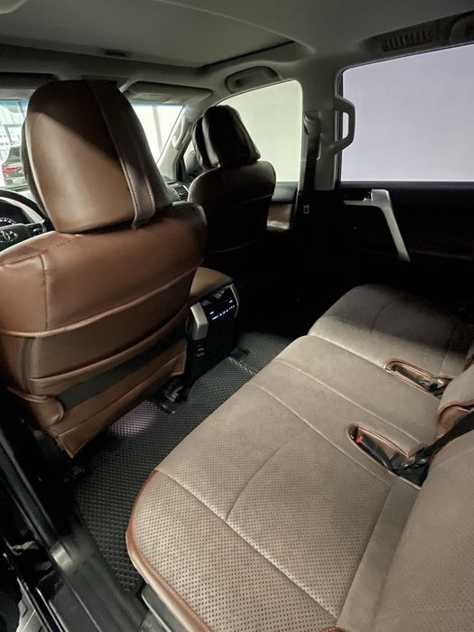 Tayota land cruiser prado 150