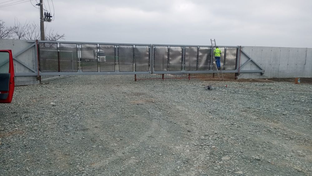 Confecții metalice mici și mari , interior și exterior