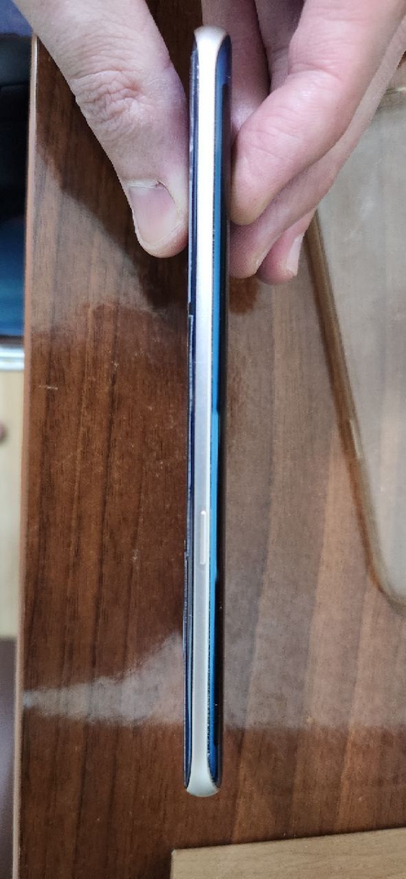 Продается ЛЕГЕНДАРНЫЙ Samsung S7 edge