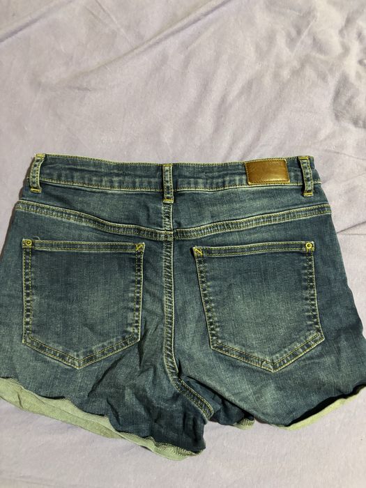 Pantaloni scurti de dama firma