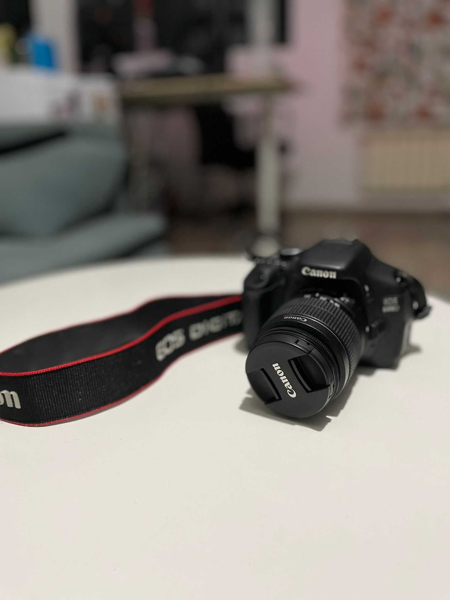 Canon EOS 600D DSLR + Obiectiv 18-55mm