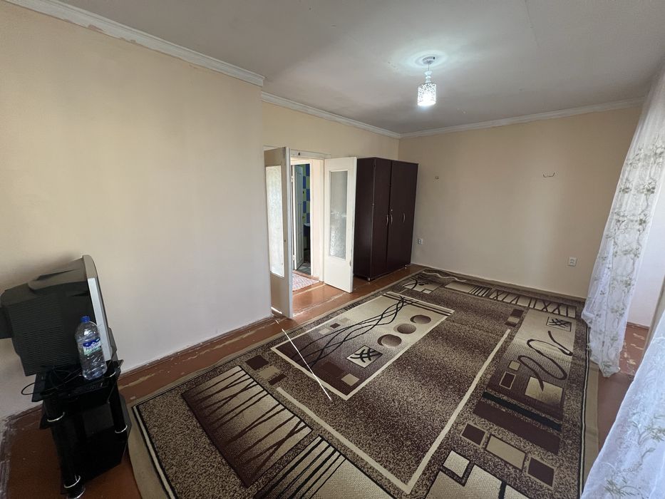 Срочно продаю 1комнатная квартира Юнусабад 18-кв. Галерейка 40м2