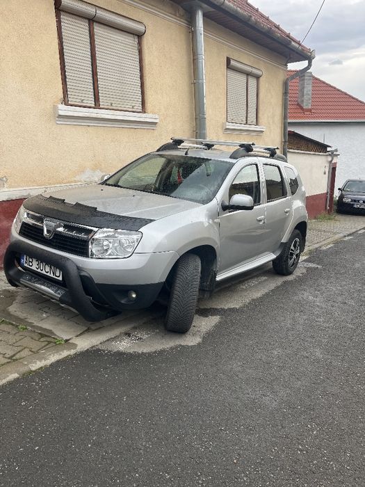 Vând Dacia Duster